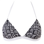 Calvin Klein Big Logo Print Triangle Bikini. Trendikkäät kolmiobikinit kevyellä toppauksella.
 
Materiaali: 77% nylonia, 23% elastaania.
Käsi...