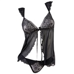 Calvin Klein Seductive Comfort Embrace Babydoll Set. Sensuelli paita kauniilla pitsillä ja mukaan kuuluvilla stringpikkuhousuilla.
 
Materiaal...