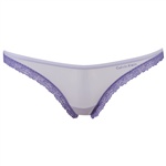Calvin Klein Ultra Low Rise Thong. Ohuet stringmalliset pikkuhousut, joissa pitsiä.

Materiaali: 82% nylonia, 18% elastaania.
Pesu 30 asteessa.