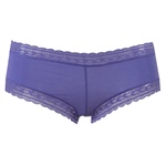 Calvin Klein Modal Lace Hipster. Ohuet pikkuhousut pitsillä hipsterimallissa.
 
Materiaali: 89% nylonia, 11% elastaania.
Pesu 30 asteessa.